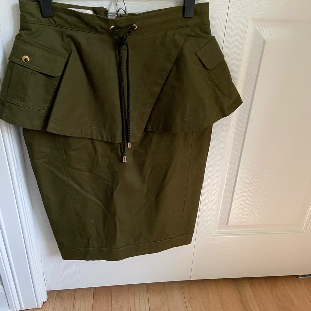 House of CB pencil peplum skirt with back zipper. Like new